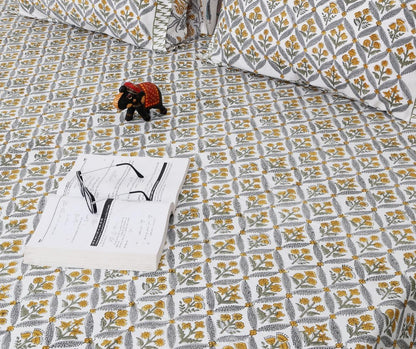 ⁠bedsheet + bedcover set