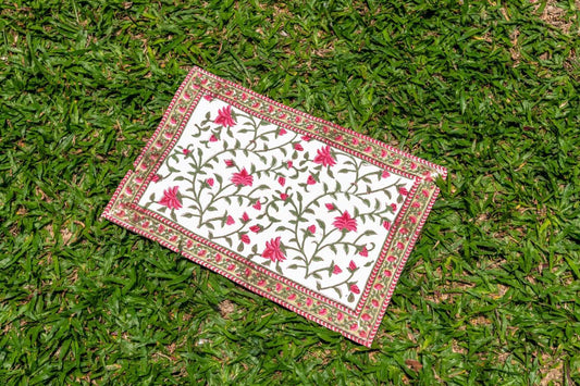 Rose garden table mat