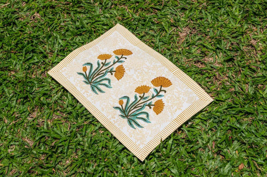 Marigold table mat